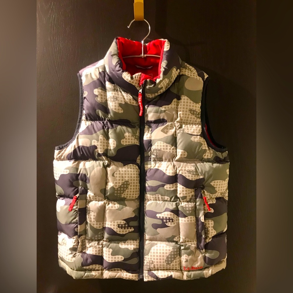 Boys L.L. Bean Medium (8-10) Down Vest. Camouflage